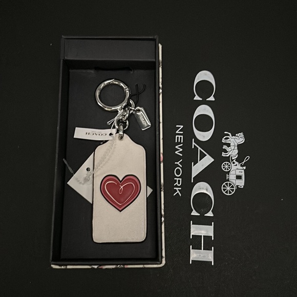 Coach Rare Heart hangtag Keychain FOB Ring Clip 58863B Leather Red Love Silver - Picture 3 of 7